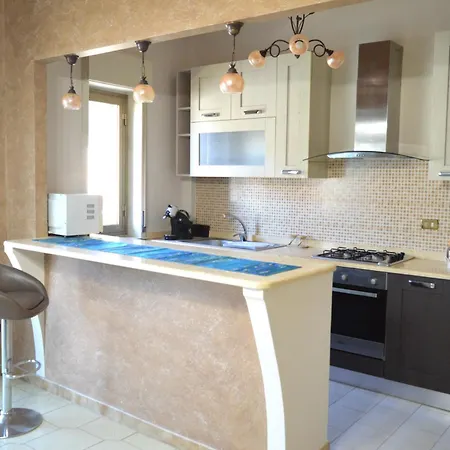 Glam House Monet Apartment Rometta Marea