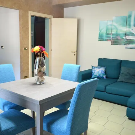 Glam House Monet * Rometta Marea